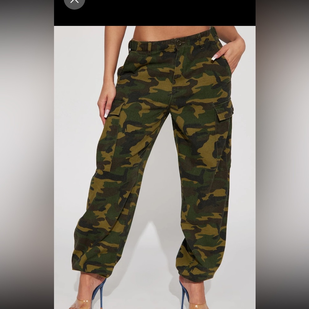 Oversized Camo pants